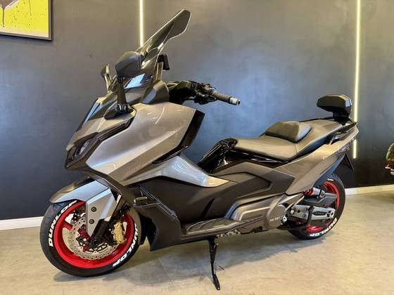 KYMCO AK 550i 